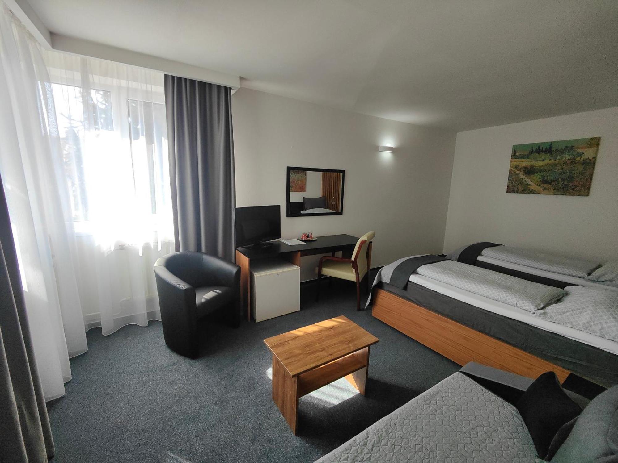 Hotel P7 Łuczeniec Zewnętrze zdjęcie