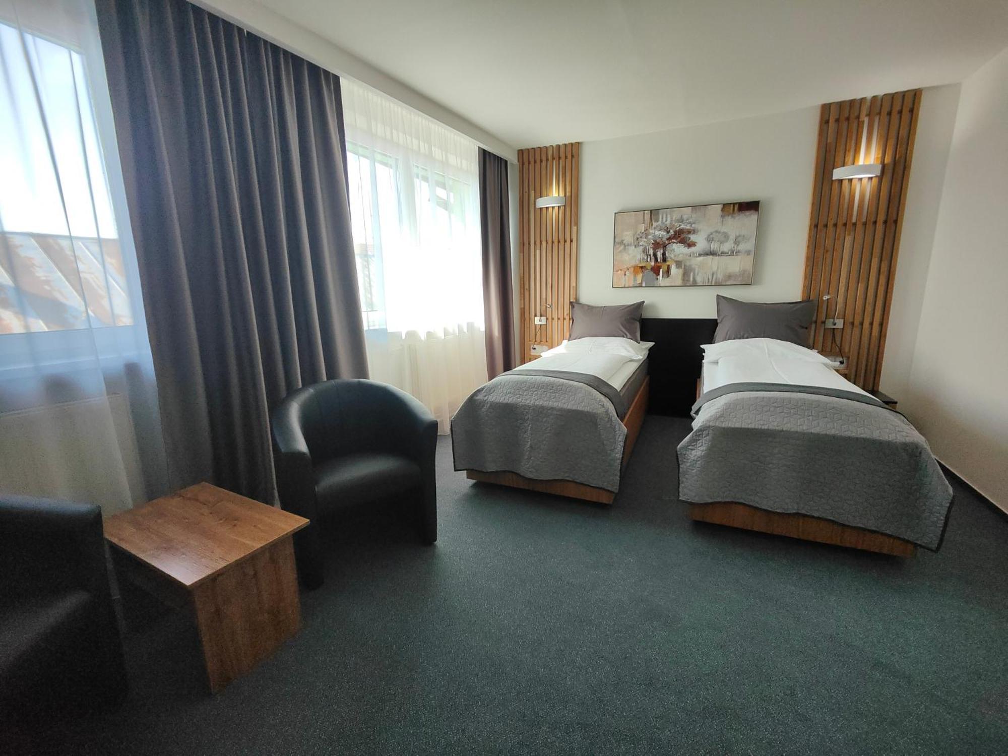 Hotel P7 Łuczeniec Zewnętrze zdjęcie
