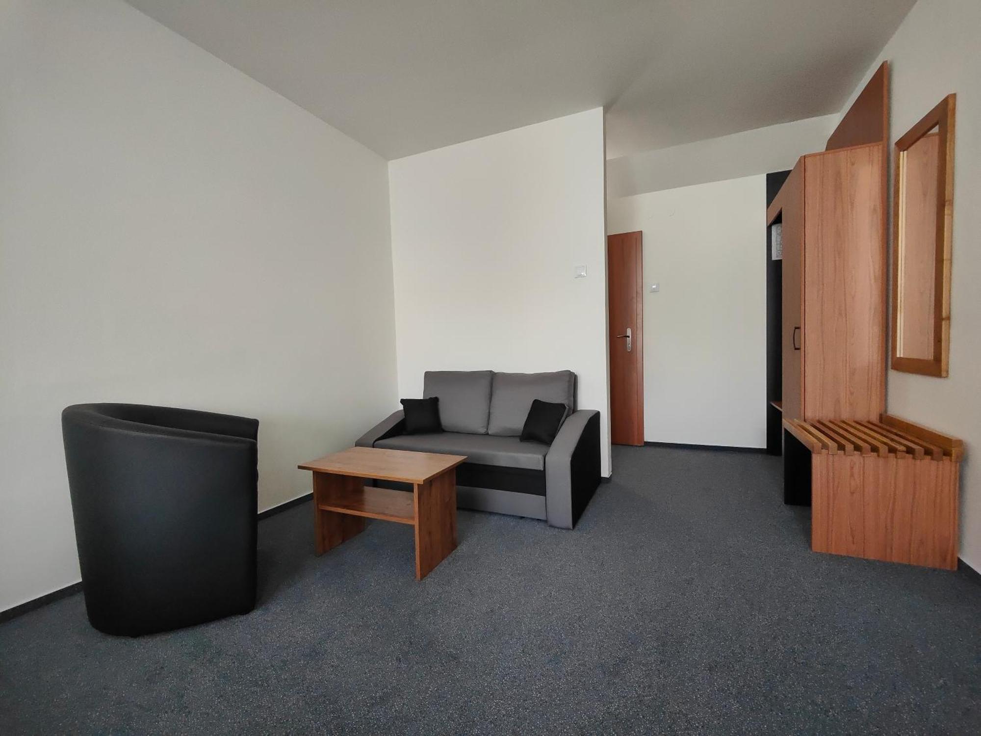 Hotel P7 Łuczeniec Zewnętrze zdjęcie