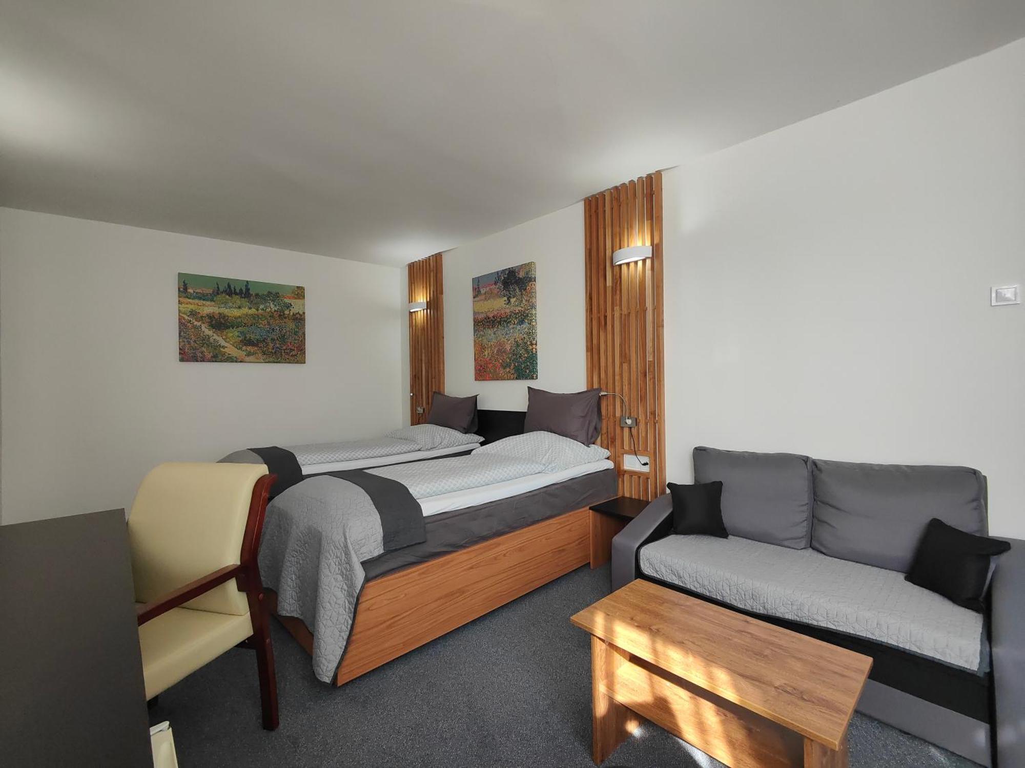 Hotel P7 Łuczeniec Zewnętrze zdjęcie