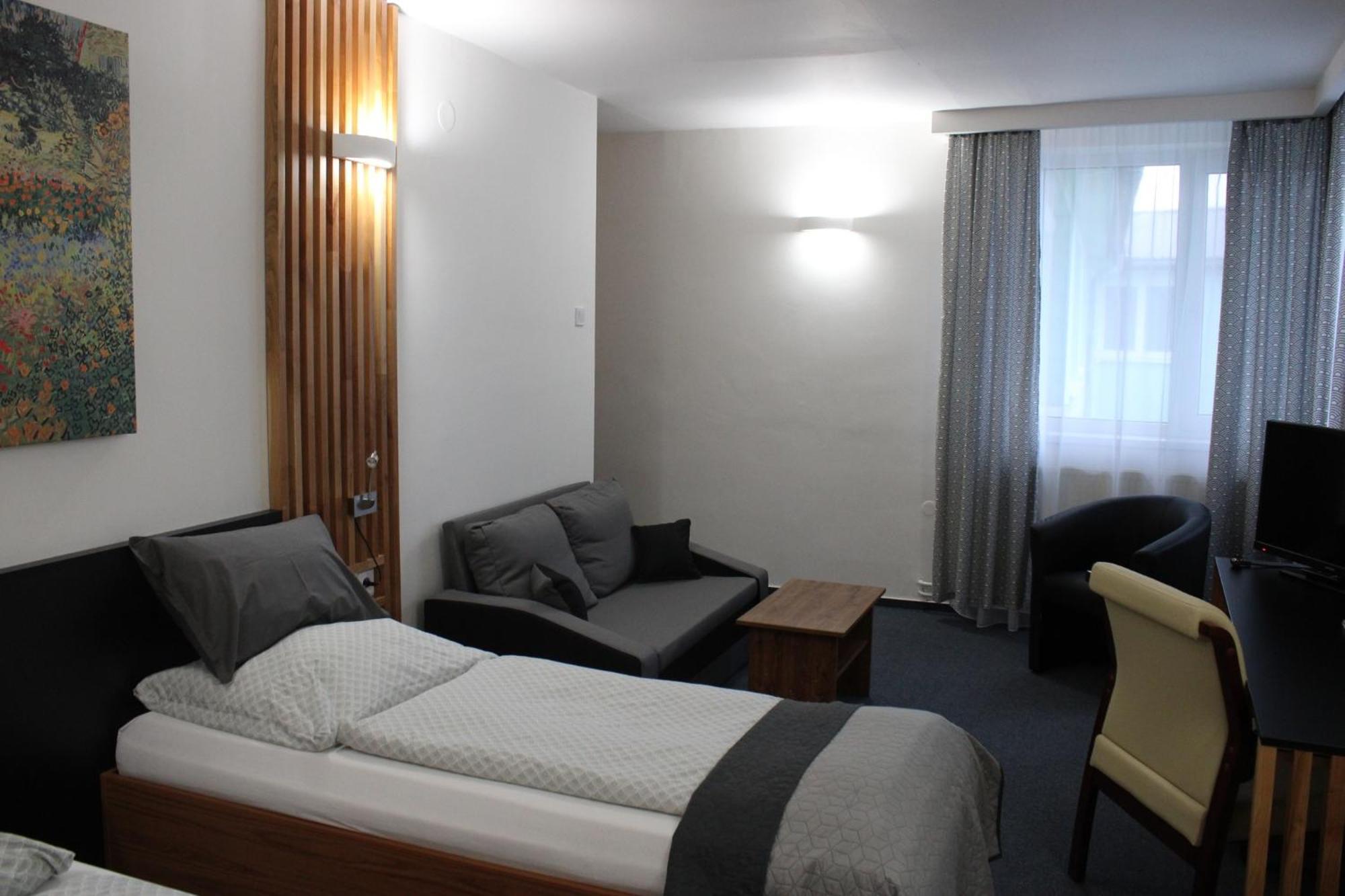 Hotel P7 Łuczeniec Zewnętrze zdjęcie