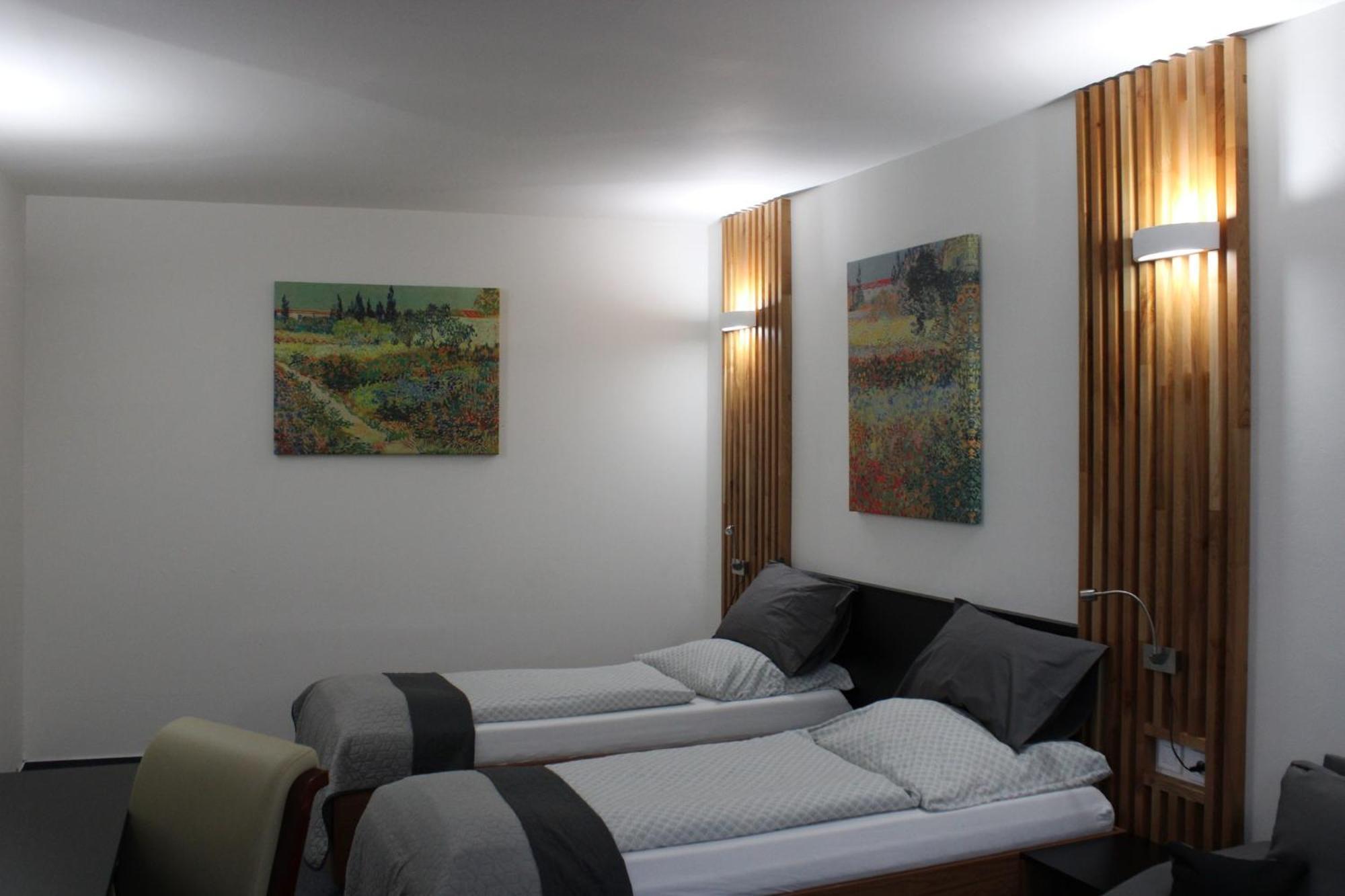 Hotel P7 Łuczeniec Zewnętrze zdjęcie