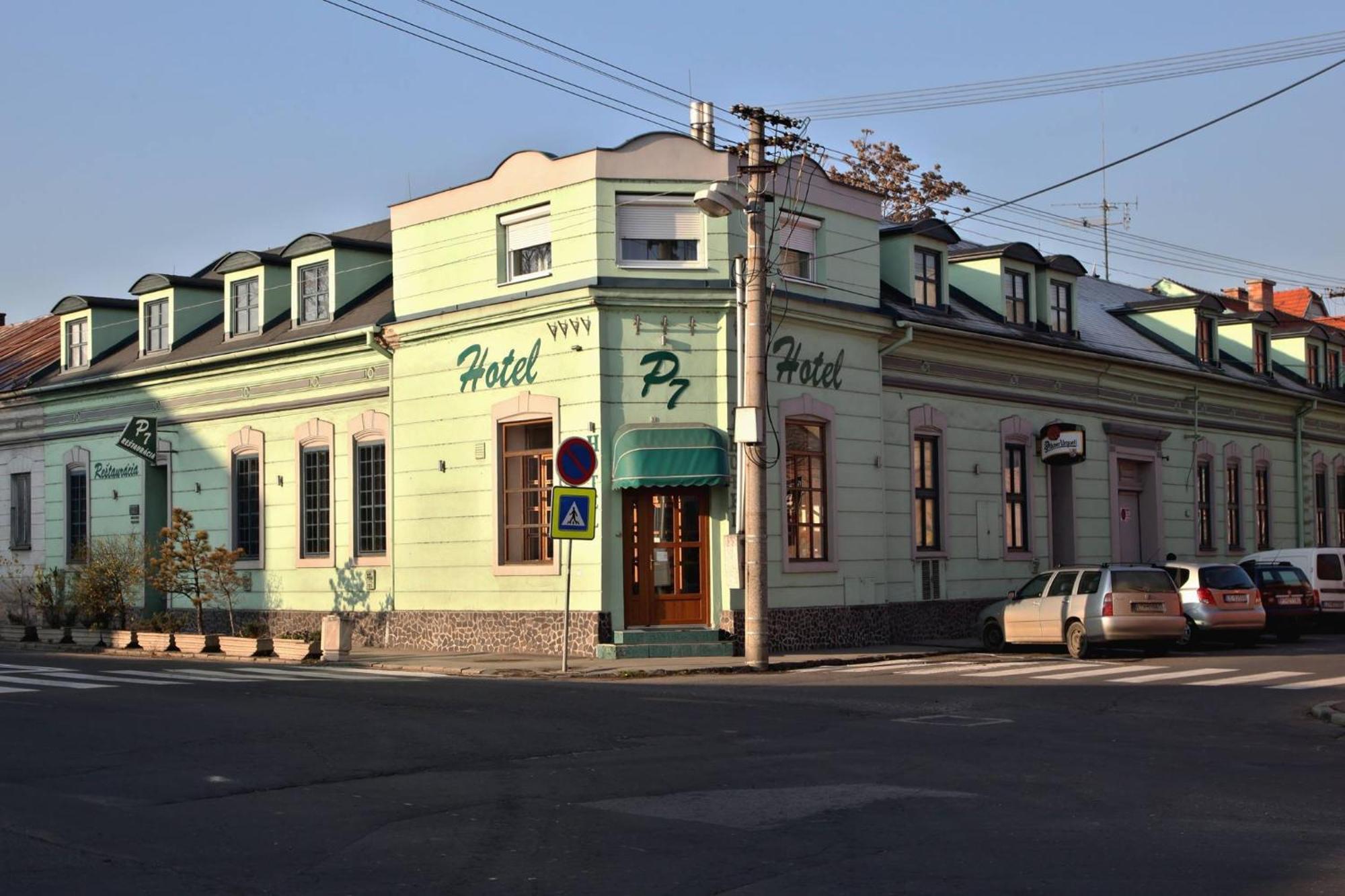 Hotel P7 Łuczeniec Zewnętrze zdjęcie