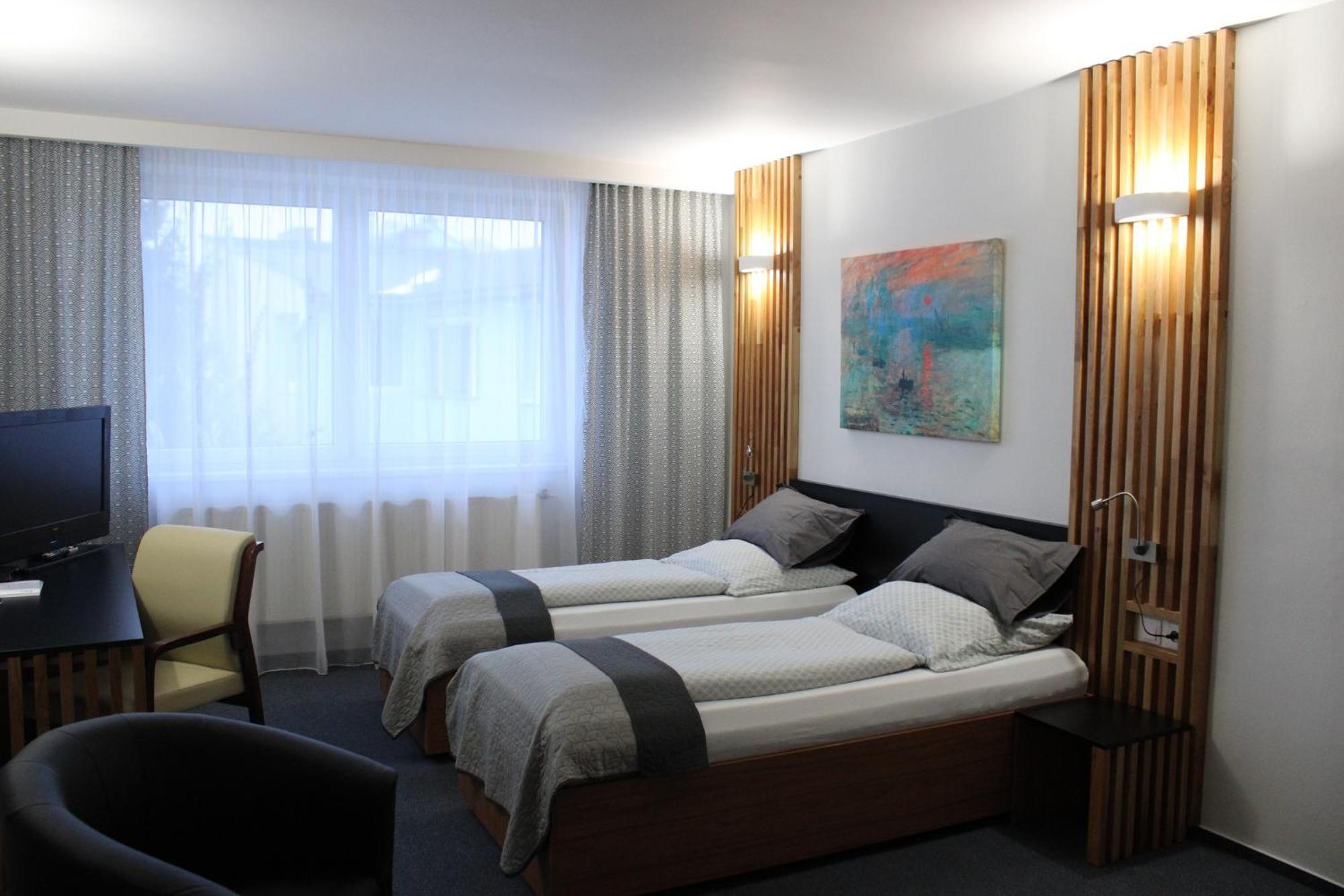 Hotel P7 Łuczeniec Zewnętrze zdjęcie