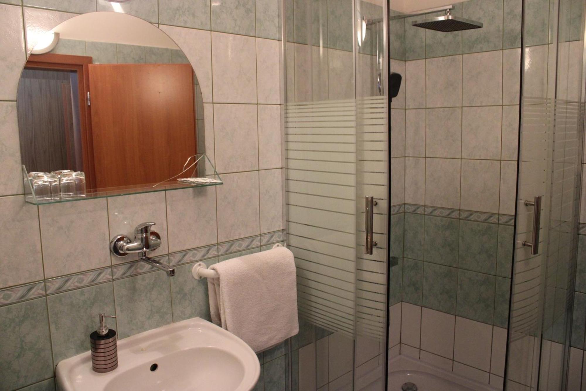 Hotel P7 Łuczeniec Zewnętrze zdjęcie